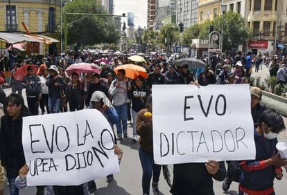 Marcha de estudiantes contra el presidente boliviano en La Paz.