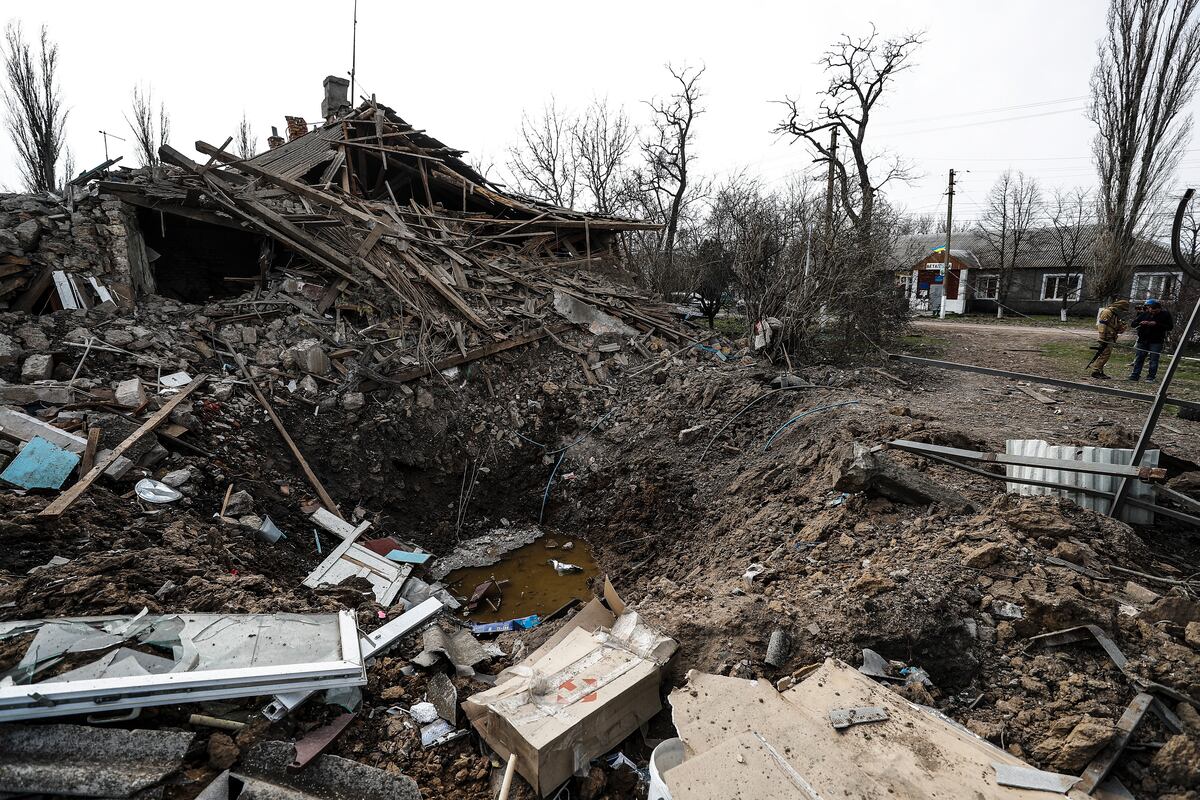 The Ukrainian town of Shevchenkove searches for its mayor, kidnapped by ...