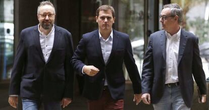 Juan Carlos Girauta, Albert Rivera y José Manuel Villegas.