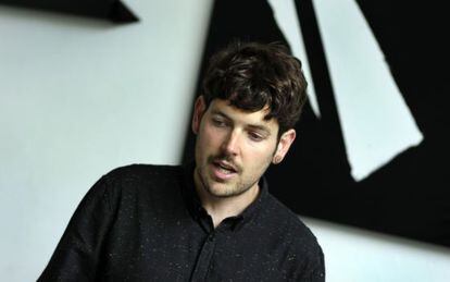 "Treballe com un científic, des de l’experimentació", diu Rubén M. Riera.