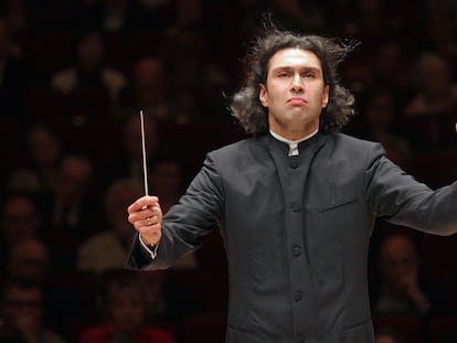 Vladímir Jurowski, al frente de la Filarmónica de Londres de el Carnegie Hall de Nueva York en 2014.