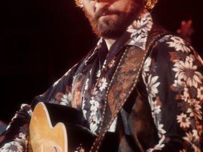 Tompall Glaser, en un concierto en 1977.