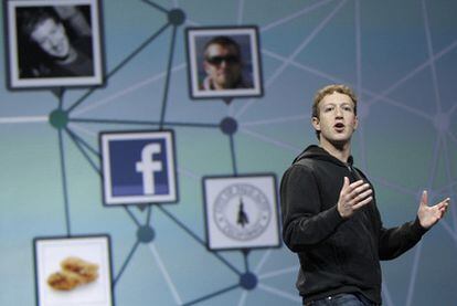 Mark Zuckerberg habla ante los asistentes a una conferencia sobre Facebook, en San Francisco.