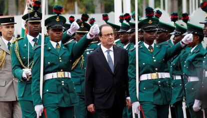 Hollande, recibido en Auja.