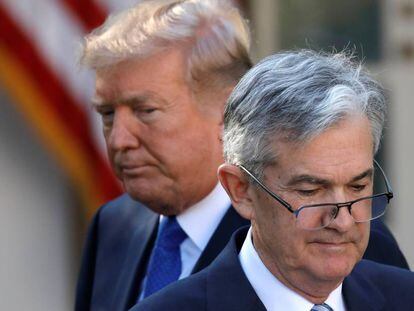 El presidente estadounidense, Donald Trump, junto al presidente de la Reserva Federal, Jerome Powell.