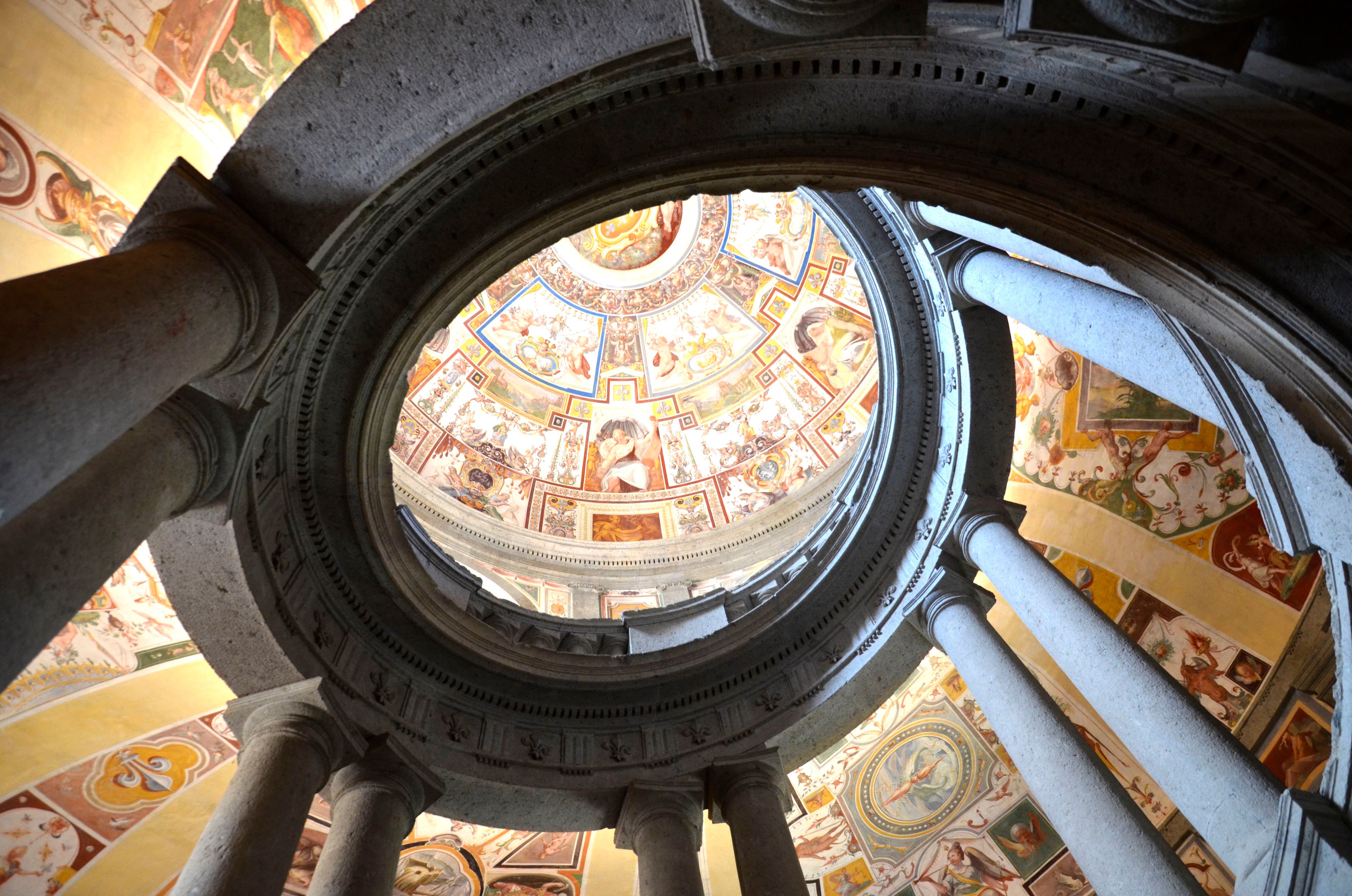 Interior del Palazzo Farnese, construido entre 1550 y 1559 por el arquitecto Jacopo Vignola en Caprarola (Viterbo).