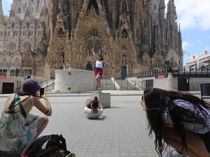 Els turistes tornen a Barcelona, a la Sagrada Família.