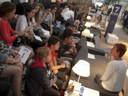 Ocho investigadoras se reúnen con más de 100 alumnos de ESO y Bachillerato, en un encuentro organizado por L Oréal