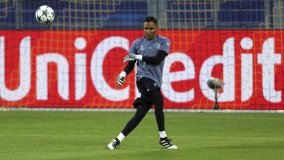 Keylor Navas, durante un entrenamiento en Dortmund.