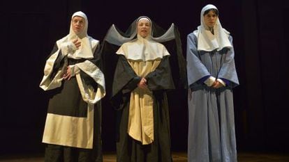 Nuria Gonz&aacute;lez, Cristina Marcos y Mar del Hoyo en escena.