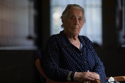 Lucía Muñoz, hija de Catalina, en la residencia de Cevico de la Torre (Palencia).