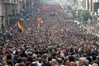 Cabecera de la marcha que ha recorrido esta tarde el centro de Bilbao.