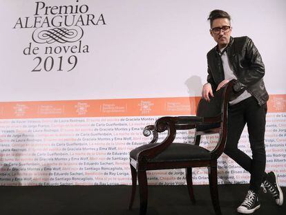 Patricio Pron, tras la entrega del Premio Alfaguara de Novela, en Madrid.