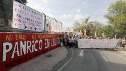 En la imagen, manifestaci&oacute;n de trabajadores de la f&aacute;brica de Panrico en Santa Perp&egrave;tua de Mogoda (Barcelona).