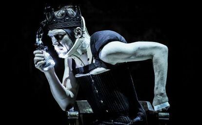 Lars Eidinger como Ricardo III.