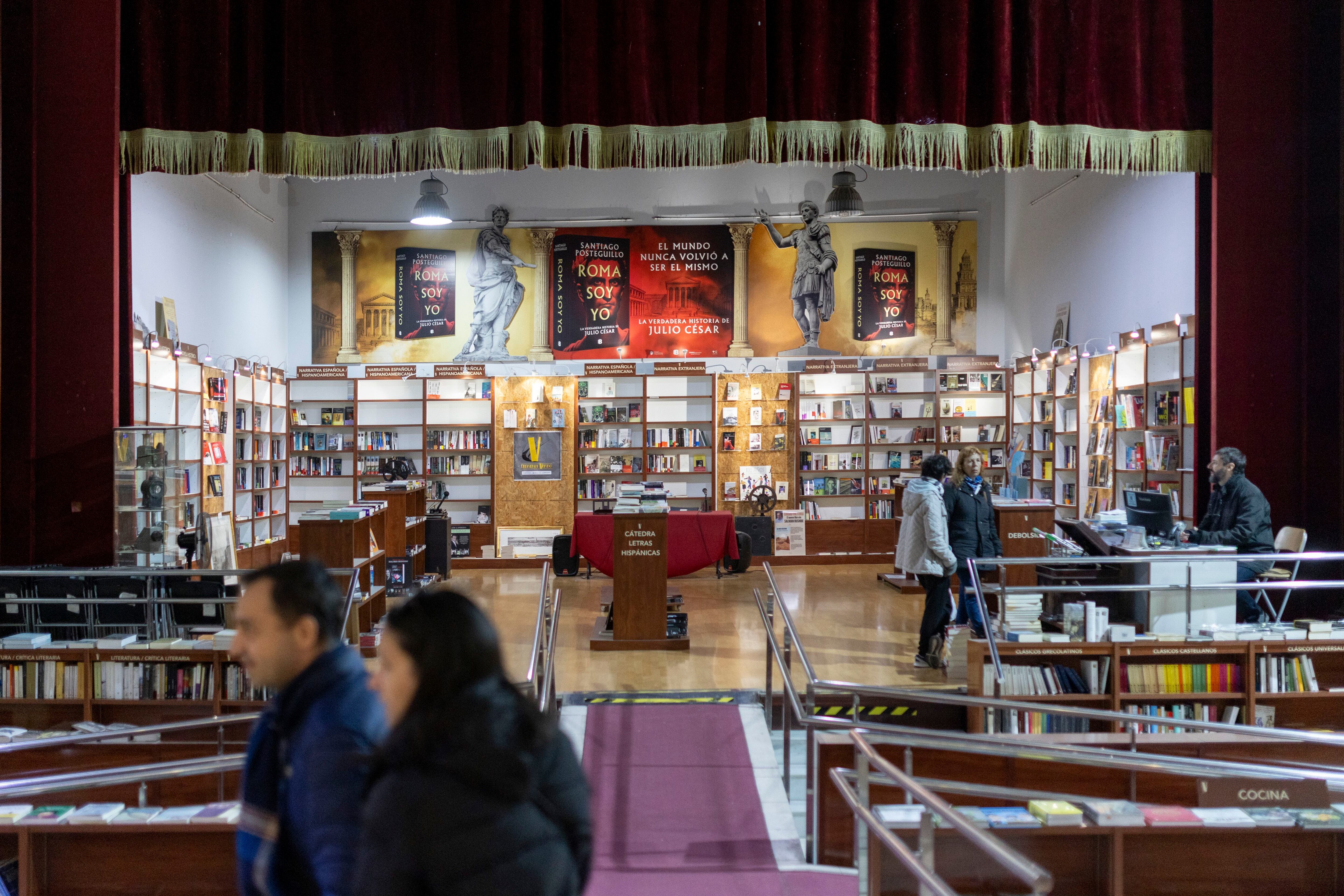 El final anunciado de la icónica librería de Sevilla ubicada en un teatro