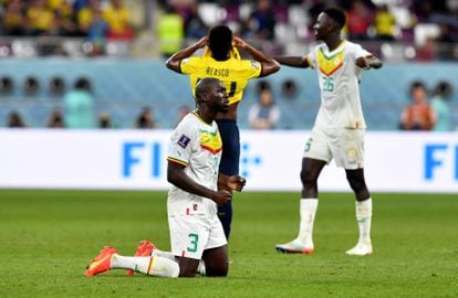 Senegal derrota a una reservona Ecuador y devuelve a África a los octavos de final de un Mundial