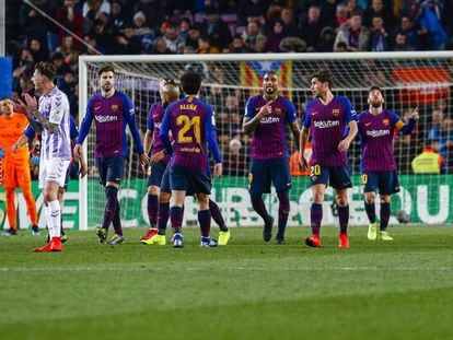 Los jugadores del Barça celebran el 1-0 ante el Valladolid.