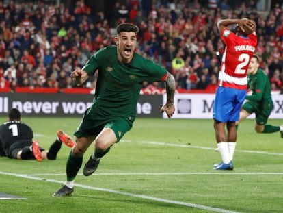 Yuri Berchiche celebra su gol ante el Granada en la vuelta de las semifinales de Copa.