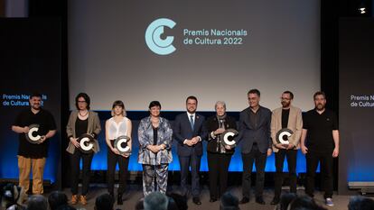 Foto de los premiados junto al presidente de la Generalitat de Cataluña, Pere Aragonès.