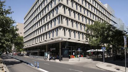 Edificio IBM de Miguel Fisac fotografiado en julio de 2020.