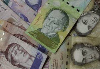 En la imagen billetes de bolívares venezolanos. EFE/Archivo