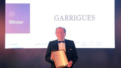Fernando Vives, presidente ejecutivo de Garrigues, recibe el premio