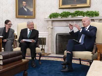 El presidente mexicano, Andrés Manuel López Obrador, y su homólogo estadounidense, Joe Biden, durante la reunión del martes pasado en la Casa Blanca, en Washington D. C.