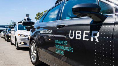 Un vehículo de Uber en el centro de tecnologías avanzadas de Pittsburgh.