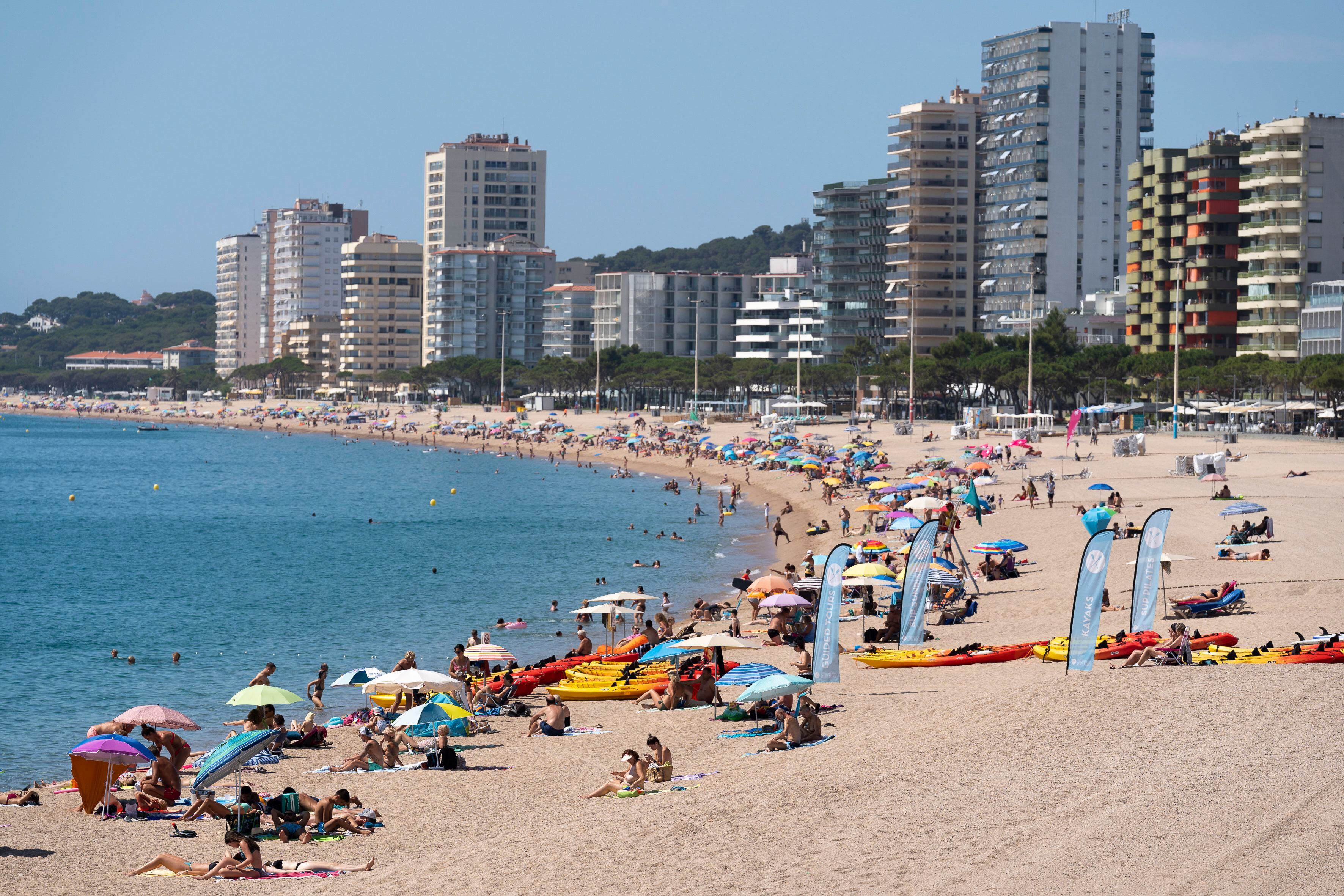 Si la vivienda habitual le parece cara, ni se imagina una en la playa: el metro cuadrado ya está en 2.650 euros de media