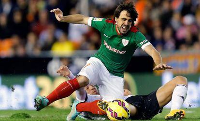 Beñat pugna con javi Fuego (en el suelo).
