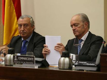 Los presidentes de Renfe, Julio G&oacute;mez-Pomar, y de Adif, Gonzalo Ferre, al inicio de la comparecencia en el Congreso. 