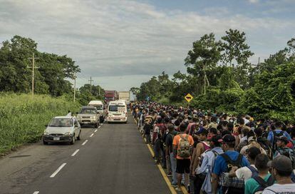 La caravana deja atr s Guatemala y avanza hacia Estados Unidos