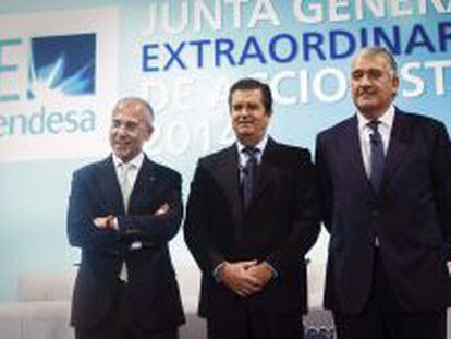El presidente de Endesa, Jos&eacute; Bogas, junto al vicepresidente, Borja Prado, y el consejero delegado de Enel, Francesco Starace.