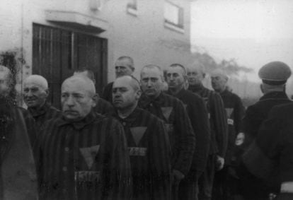 Prisoners in the Sachsenhausen camp in December 1938. 