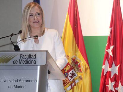 Cristina Cifuentes, esta ma&ntilde;ana, durante el acto de toma de posesi&oacute;n del nuevo rector de la Universidad Aut&oacute;noma de Madrid. 