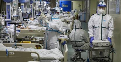 Unidad de cuidados intensivos en un hospital de la provincia de Hubei.