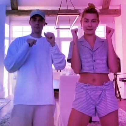 Hadley Bieber tampoco se ha resistido a salir en pijama veraniego en uno de los bailes que se ha marcado estos días junto a su marido, Justin Bieber.
