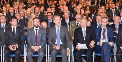 El rey Felipe VI ha asistido al XXI Congreso de Directivos CEDE, organizado por Isidro Fainé, presidente de la Fundación La Caixa. 