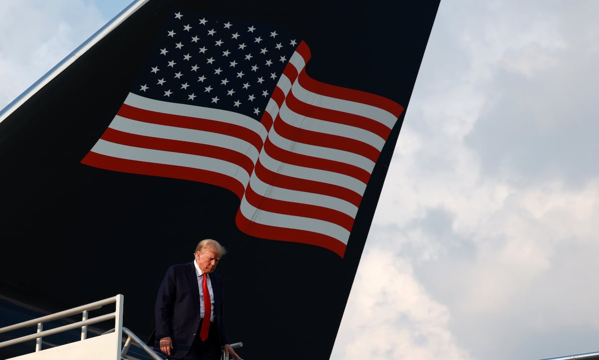 Trump, el señor del anillo (alrededor del cuello) | Negocios