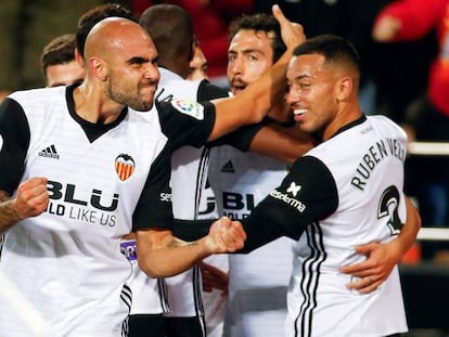 FOTO: Zaza celebra el primer gol del Valencia. / VÍDEO: Declaraciones de los entrenadores tras el partido.