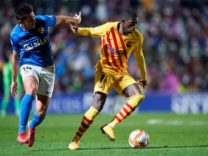 Dembélé, ante Barbosa, del Linares.