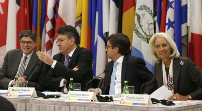 Los encargados de inaugurar la quinta reunión de ministros de Hacienda de las Américas.