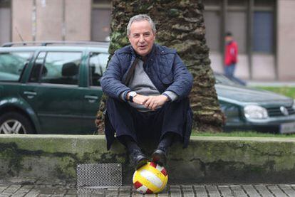 Luis Rodríguez Vaz, en una plaza próxima a la calle coruñesa de Juan Flórez.