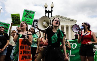 Protestas contra la derogación del derecho al aborto en Estados Unidos, frente al Tribunal Supremo en Washington, el 24 de junio.