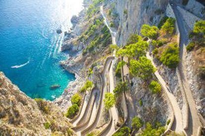 La sinuosa Via Krupp, en la costa sur de la isla de Capri.