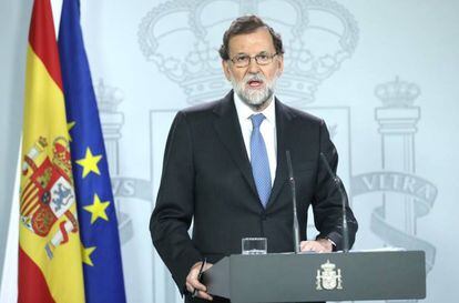 Mariano Rajoy anuncia en La Moncloa la aplicación del artículo 155 a Cataluña, el 27 de octubre de 2017.