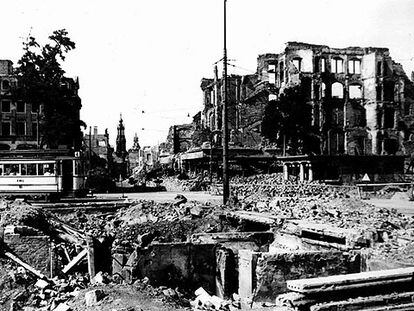 La ciudad alemana de Dresde, después del bombardeo aliado de febrero de 1945.