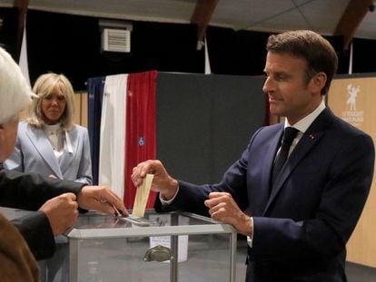 El presidente Macron y su mujer, Brigitte, se disponían a votar en un colegio de Le Touquet este domingo.