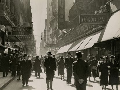 Fotograf&iacute;a de 1936 de la calle Florida de Buenos Aires tomada por Coppola.